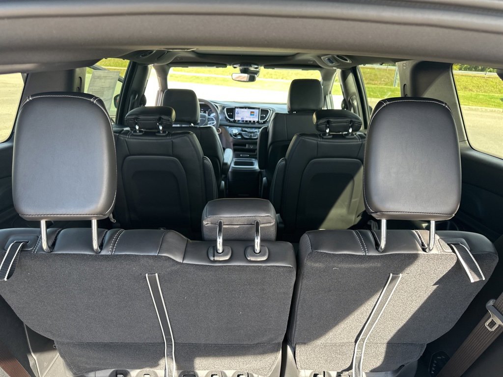New 2026 Chrysler Pacifica Select image 20