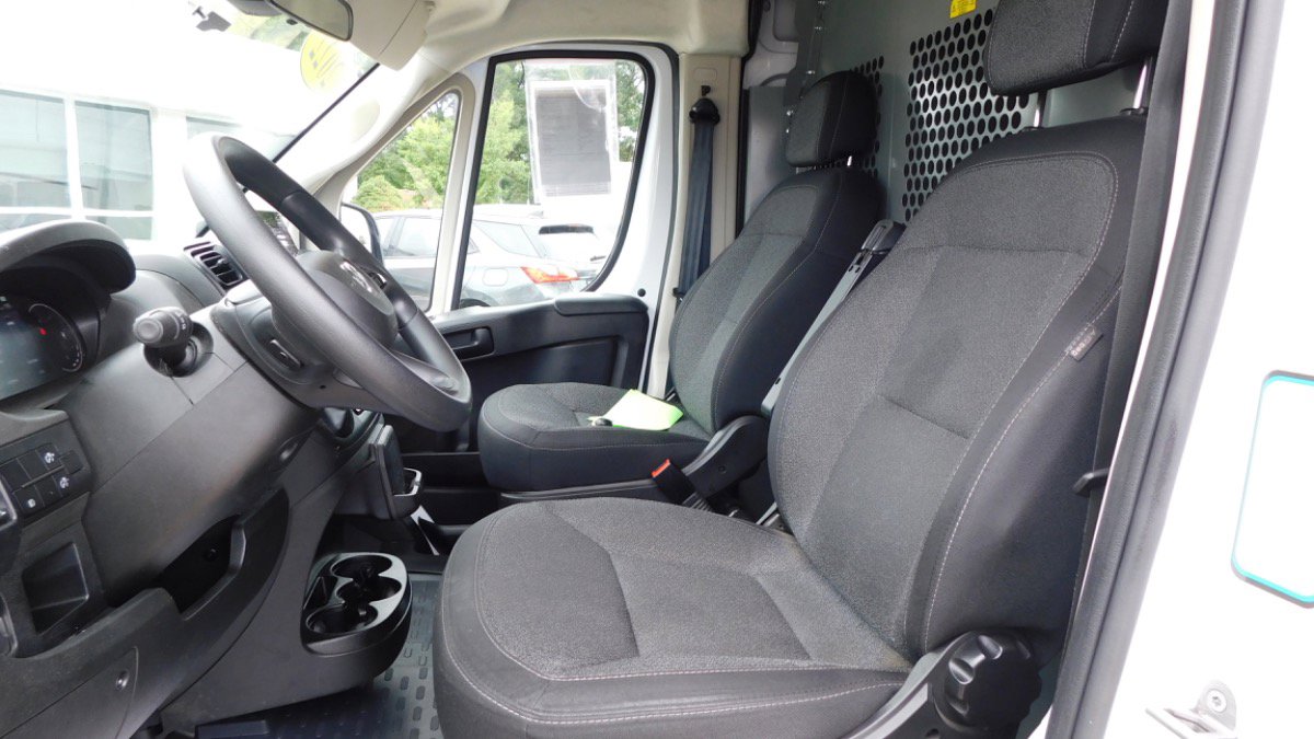 Used 2022 RAM ProMaster 2500 w/ Premium Convenience Group image 8