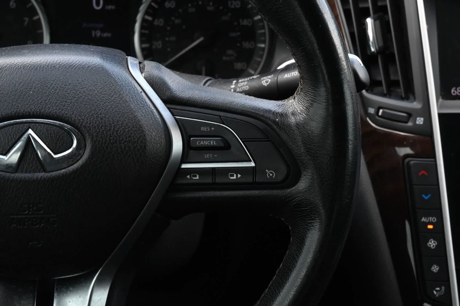 Used 2018 INFINITI Q50 Luxe AWD/4WD image 11