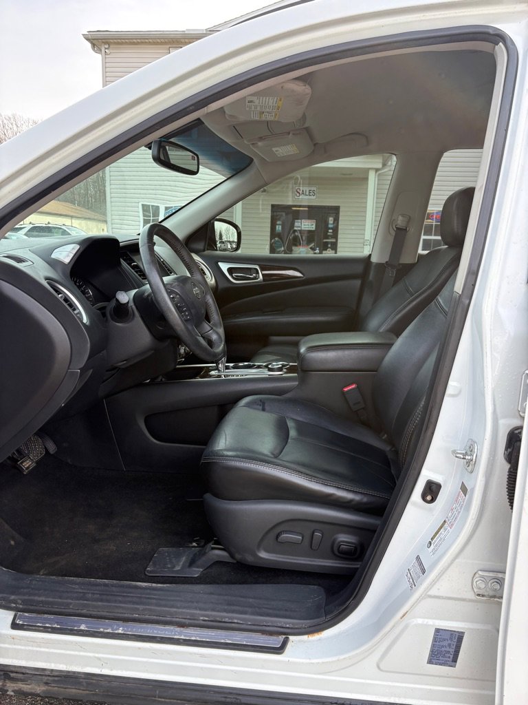 Used 2013 Nissan Pathfinder SL w/ Trailer Tow Pkg AWD/4WD image 9