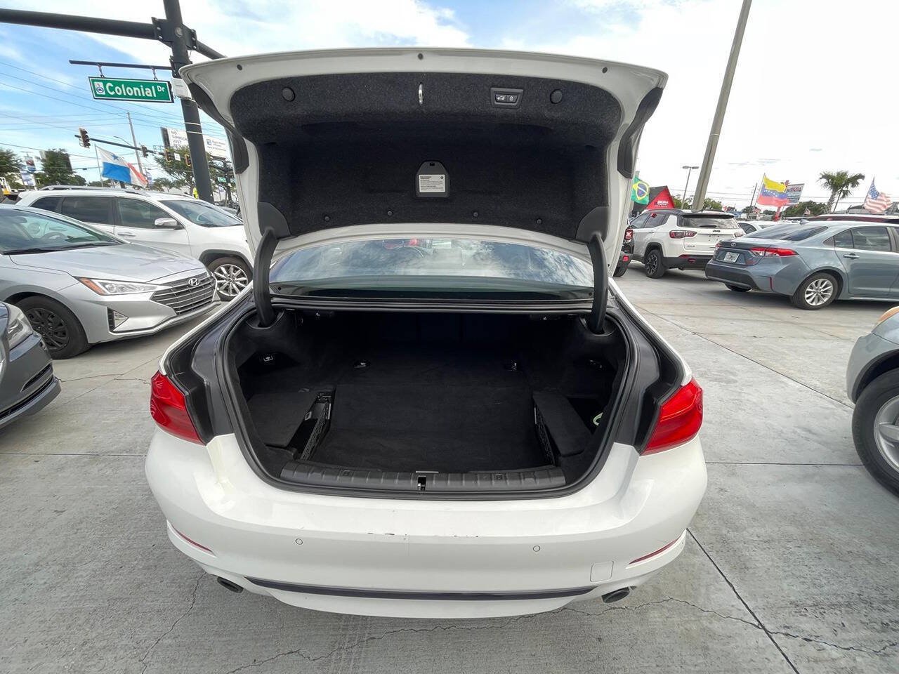 Used 2018 BMW 530e RWD image 12