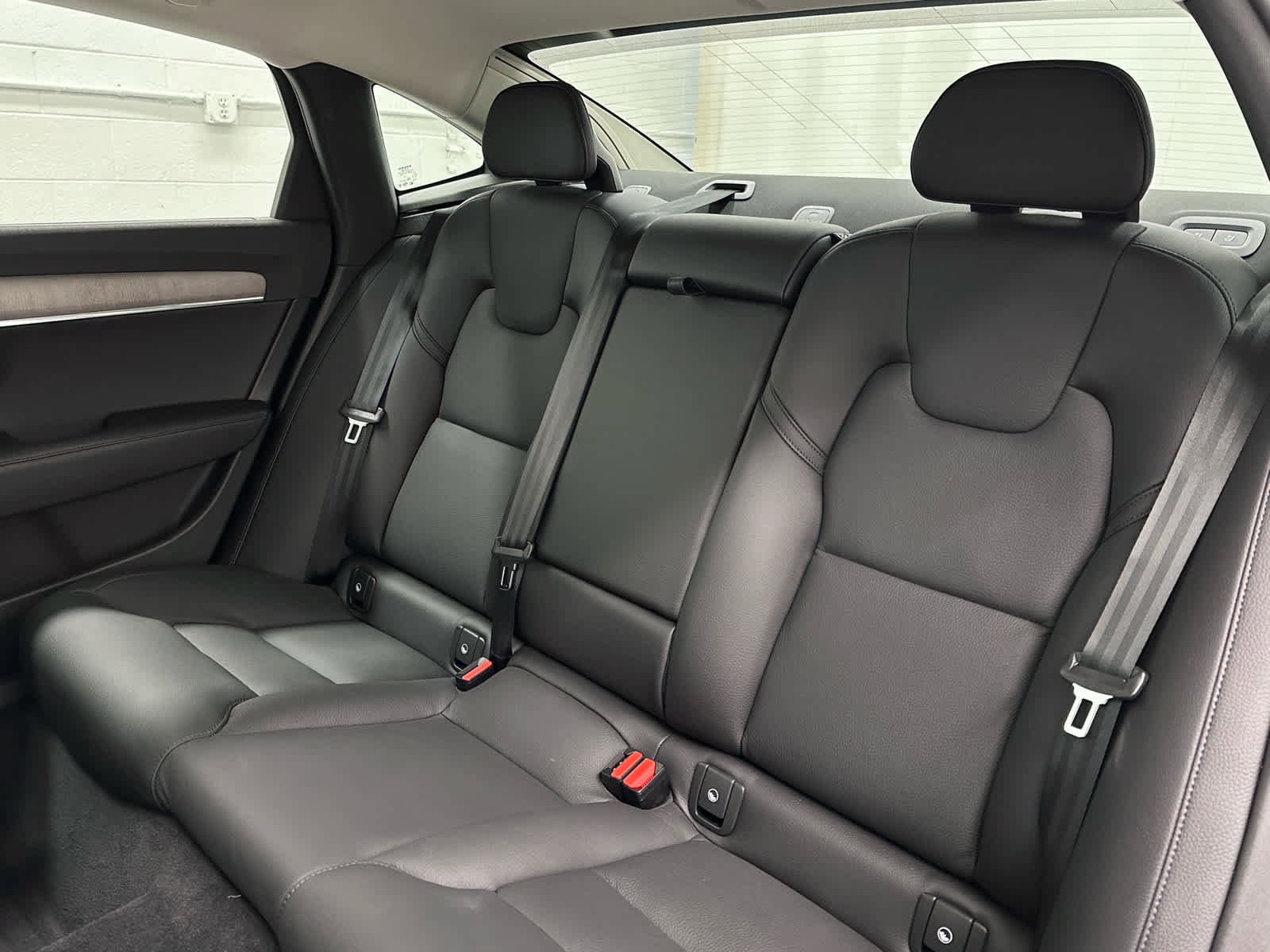 Used 2023 Volvo S90 B6 Plus AWD/4WD image 16