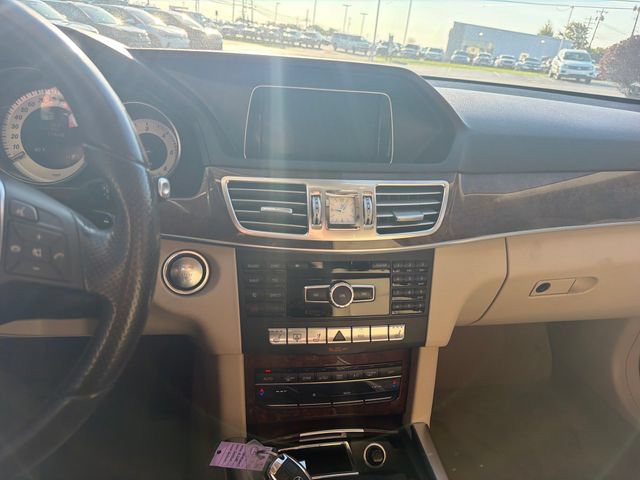 Used 2014 Mercedes-Benz E 250 BlueTEC 4MATIC Sedan image 18