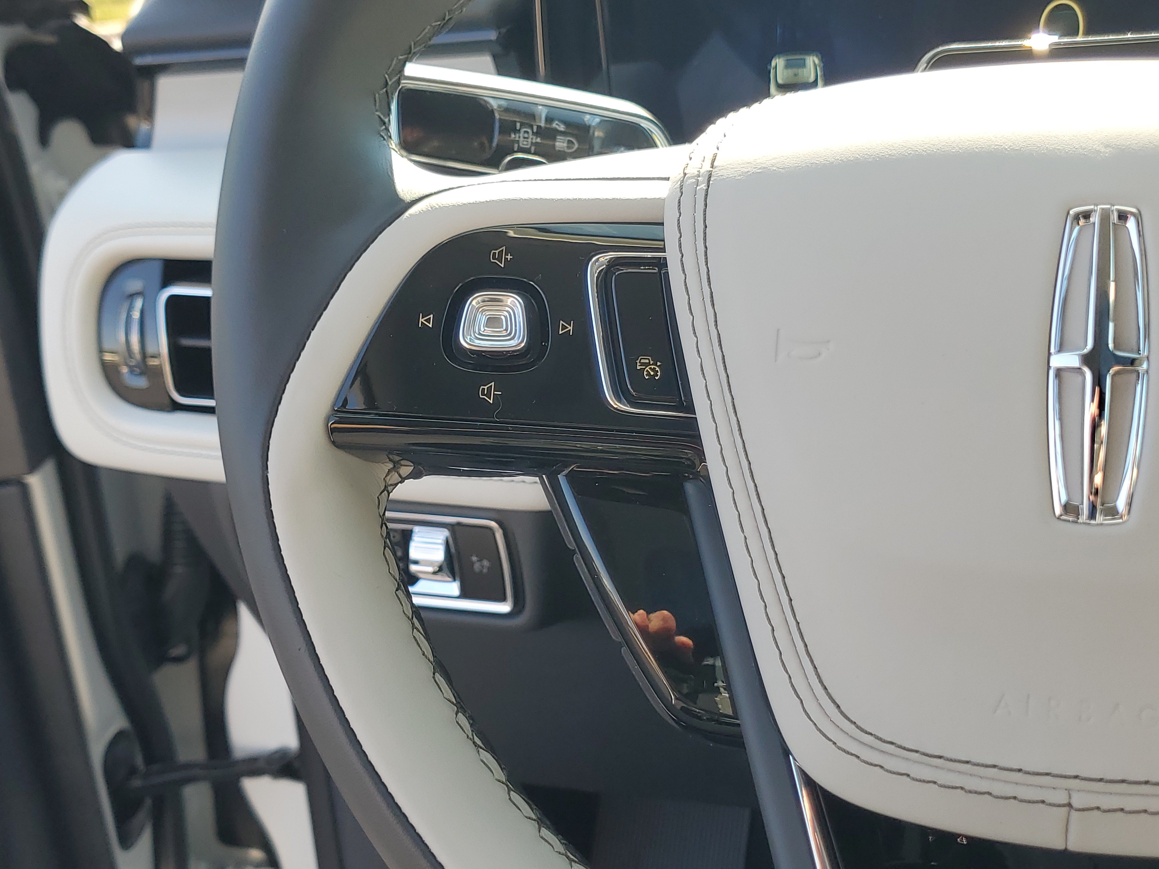 New 2027 Lincoln Aviator Reserve AWD/4WD image 16
