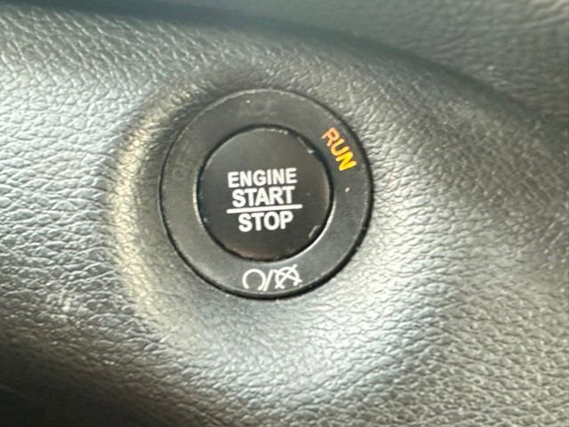 Used 2019 Jeep Cherokee Latitude Plus w/ Cold Weather Group AWD/4WD image 13