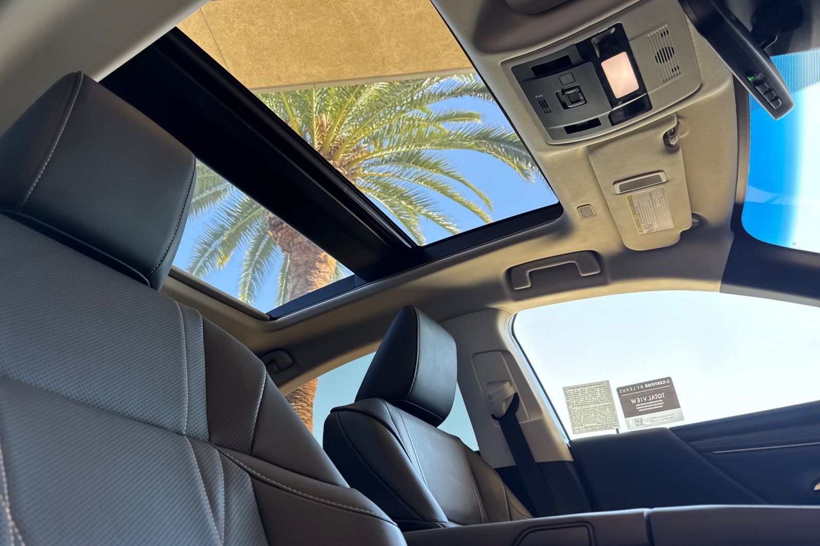 Certified 2022 Lexus ES 350 w/ Accessory Package 2 FWD image 19