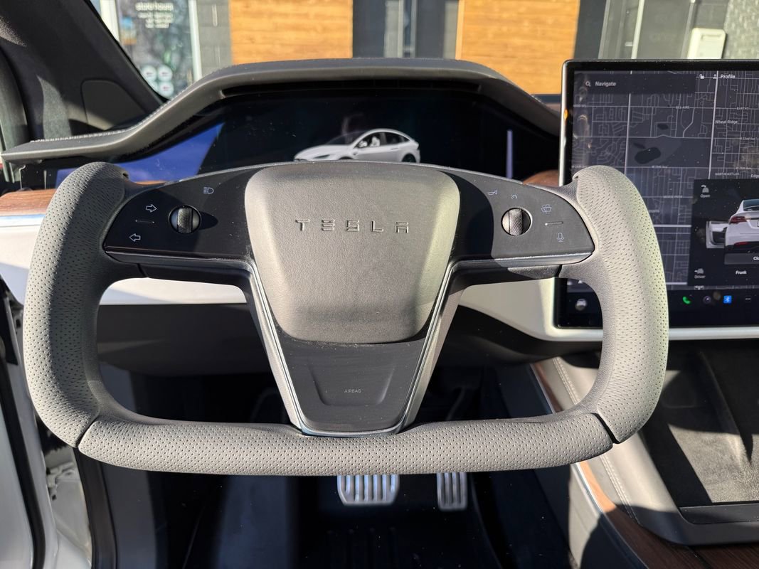 Used 2022 Tesla Model X image 27