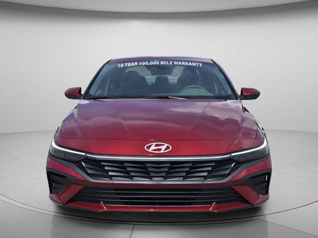 Used 2026 Hyundai Elantra SE FWD image 5
