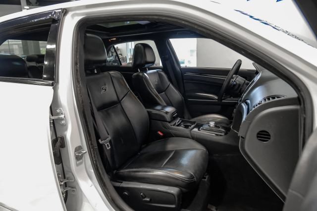 Used 2022 Chrysler 300 S w/ Comfort Group RWD image 51