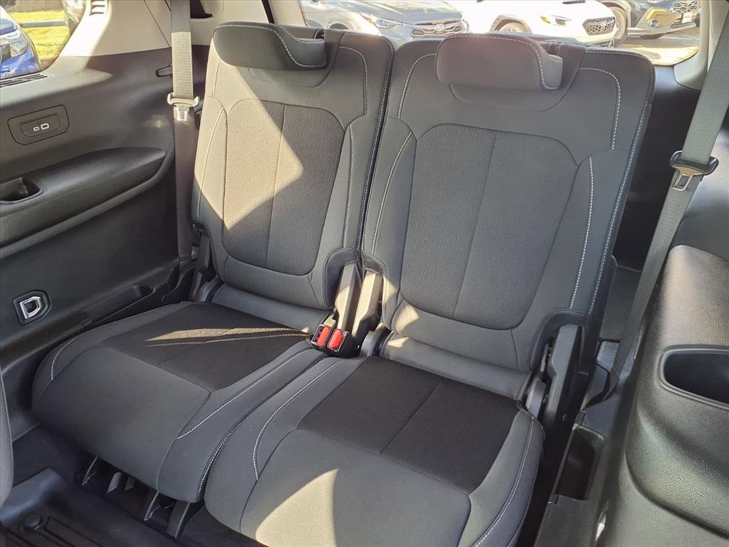 Used 2023 Jeep Grand Cherokee L Laredo w/ Luxury Tech Group I image 12