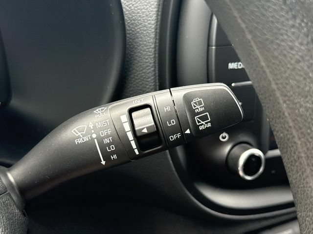 Used 2025 Kia Soul LX w/ LX Technology Package FWD image 25