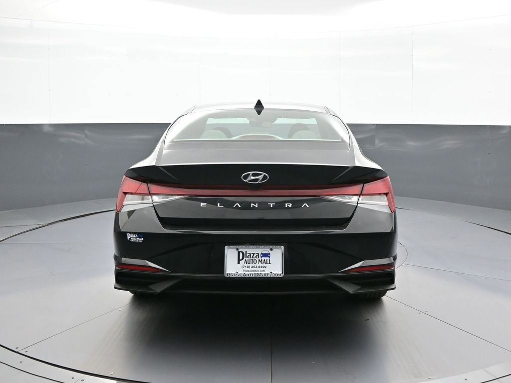 Used 2023 Hyundai Elantra SEL w/ Convenience Package FWD image 7