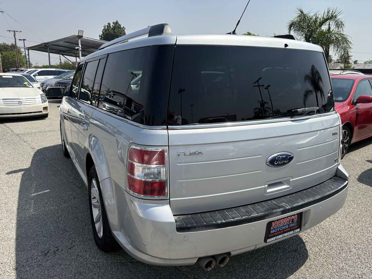 Used 2011 Ford Flex SEL w/ Rapid Spec Order Code image 3