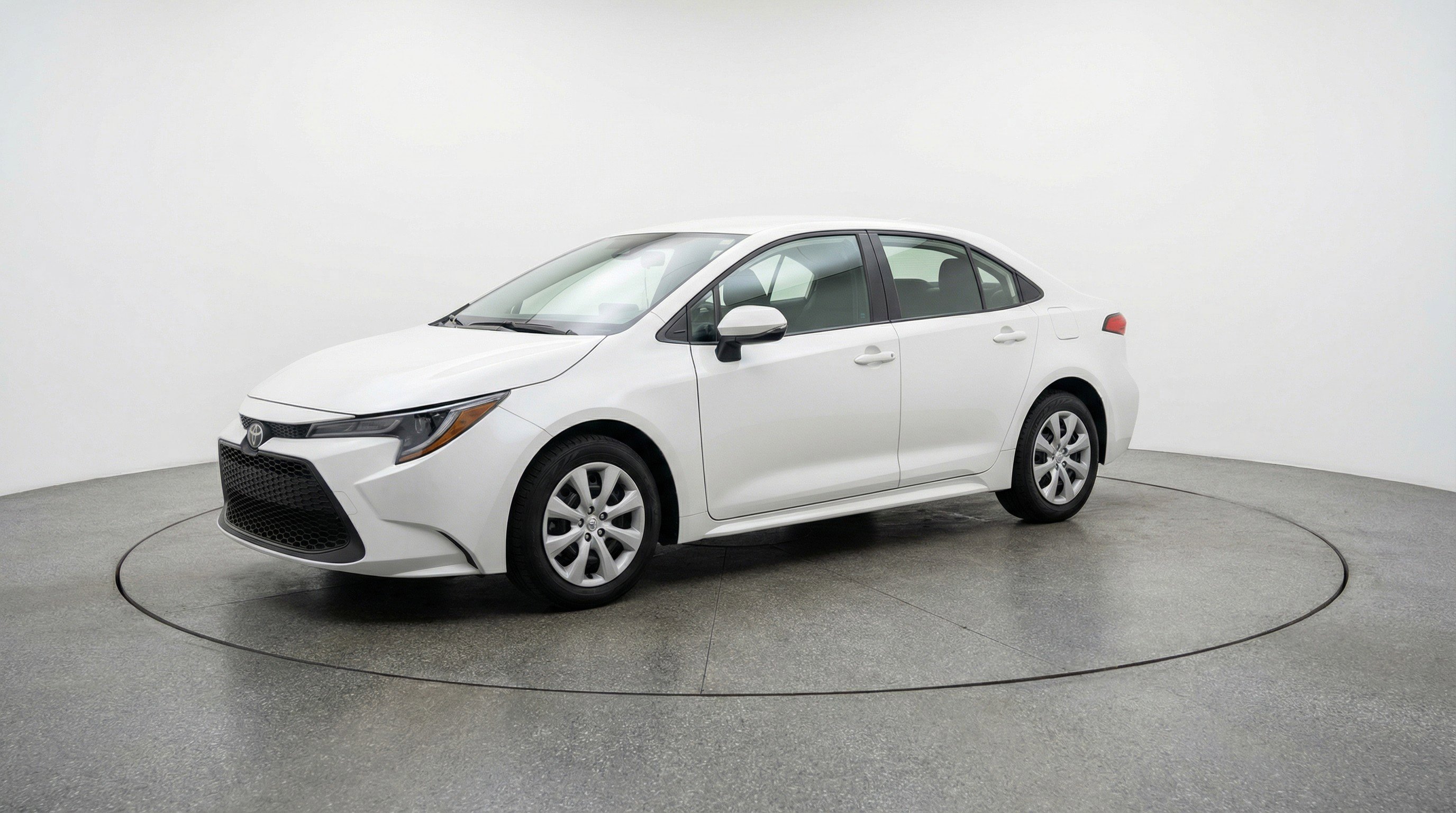 Used 2025 Toyota Corolla LE image 3