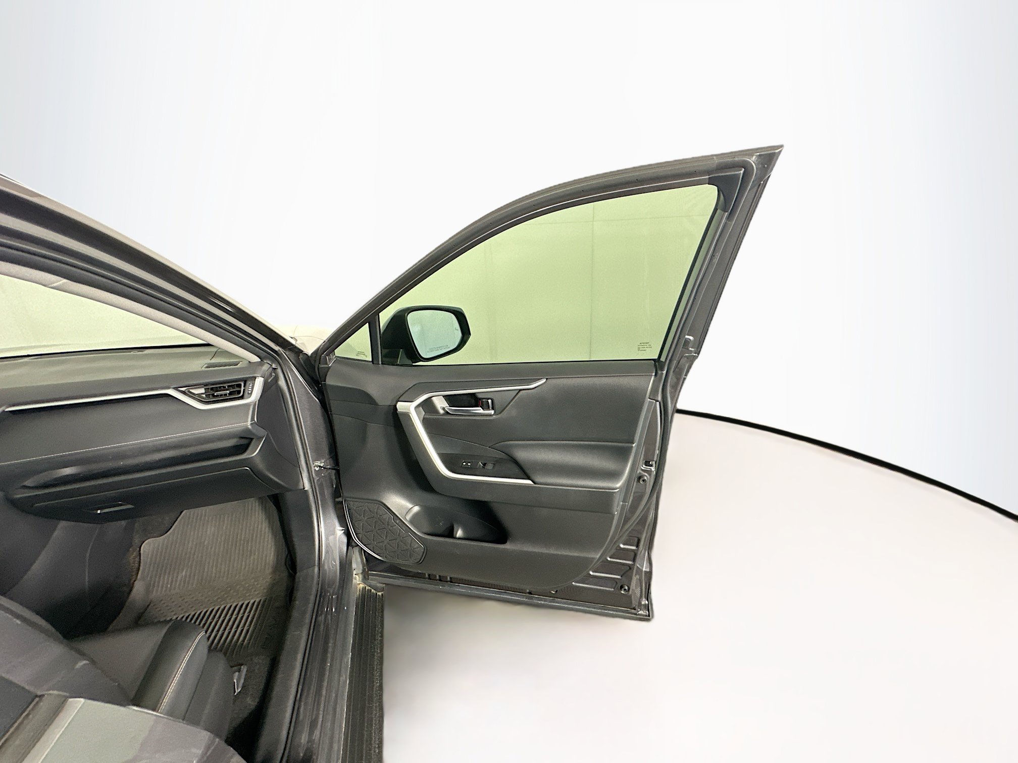 Used 2021 Toyota RAV4 XLE Premium FWD image 31