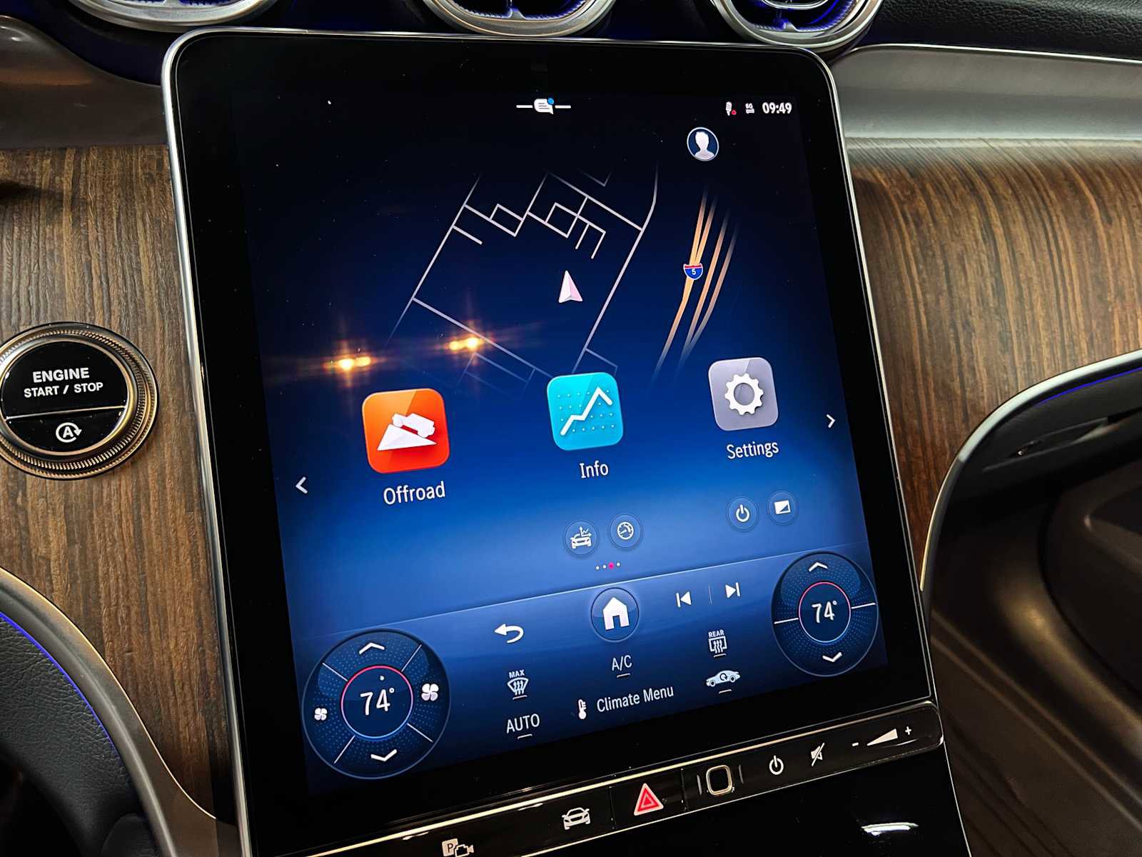 Certified 2025 Mercedes-Benz GLC 300 4MATIC image 37