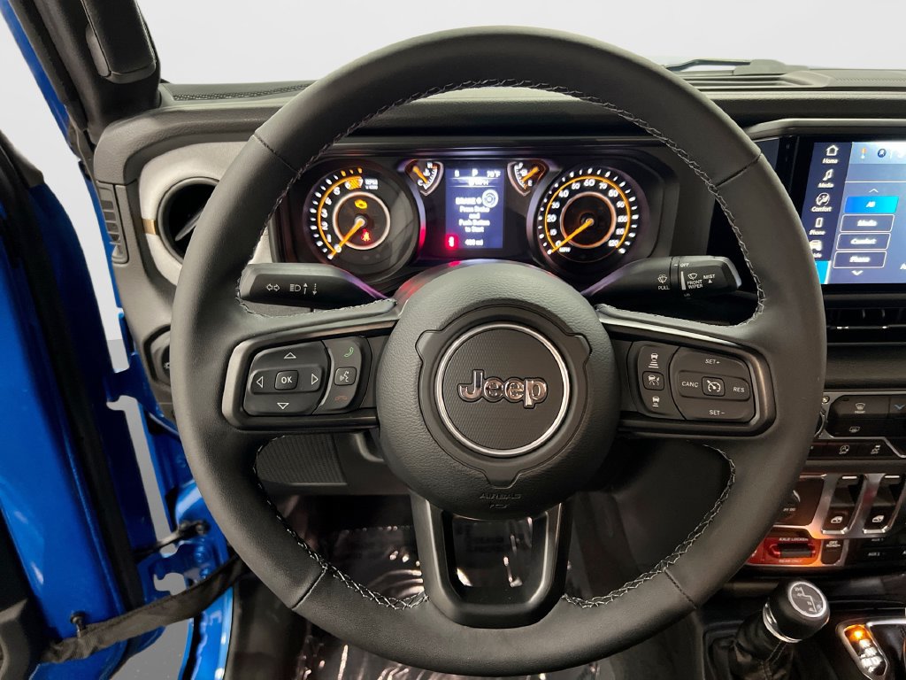 Used 2025 Jeep Wrangler Sport AWD/4WD image 18