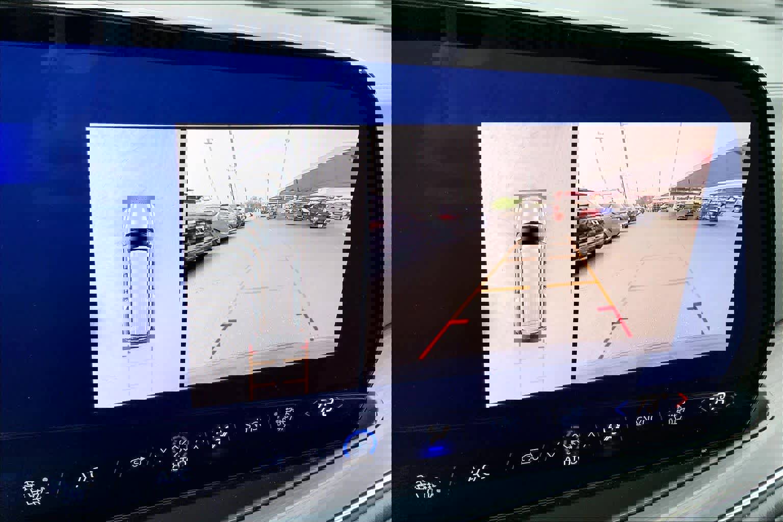 Used 2025 Chevrolet Suburban Z71 AWD/4WD image 28