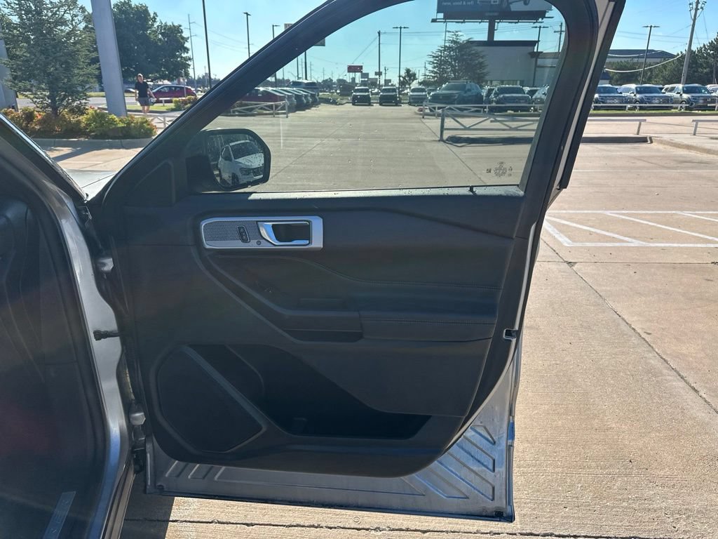 Used 2020 Ford Explorer Limited RWD image 25