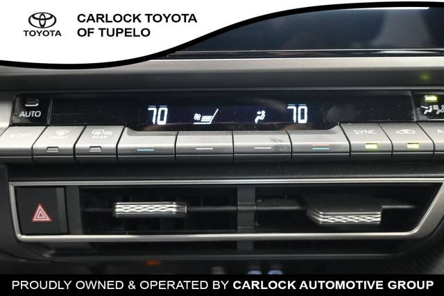 Used 2026 Toyota Camry SE FWD image 30