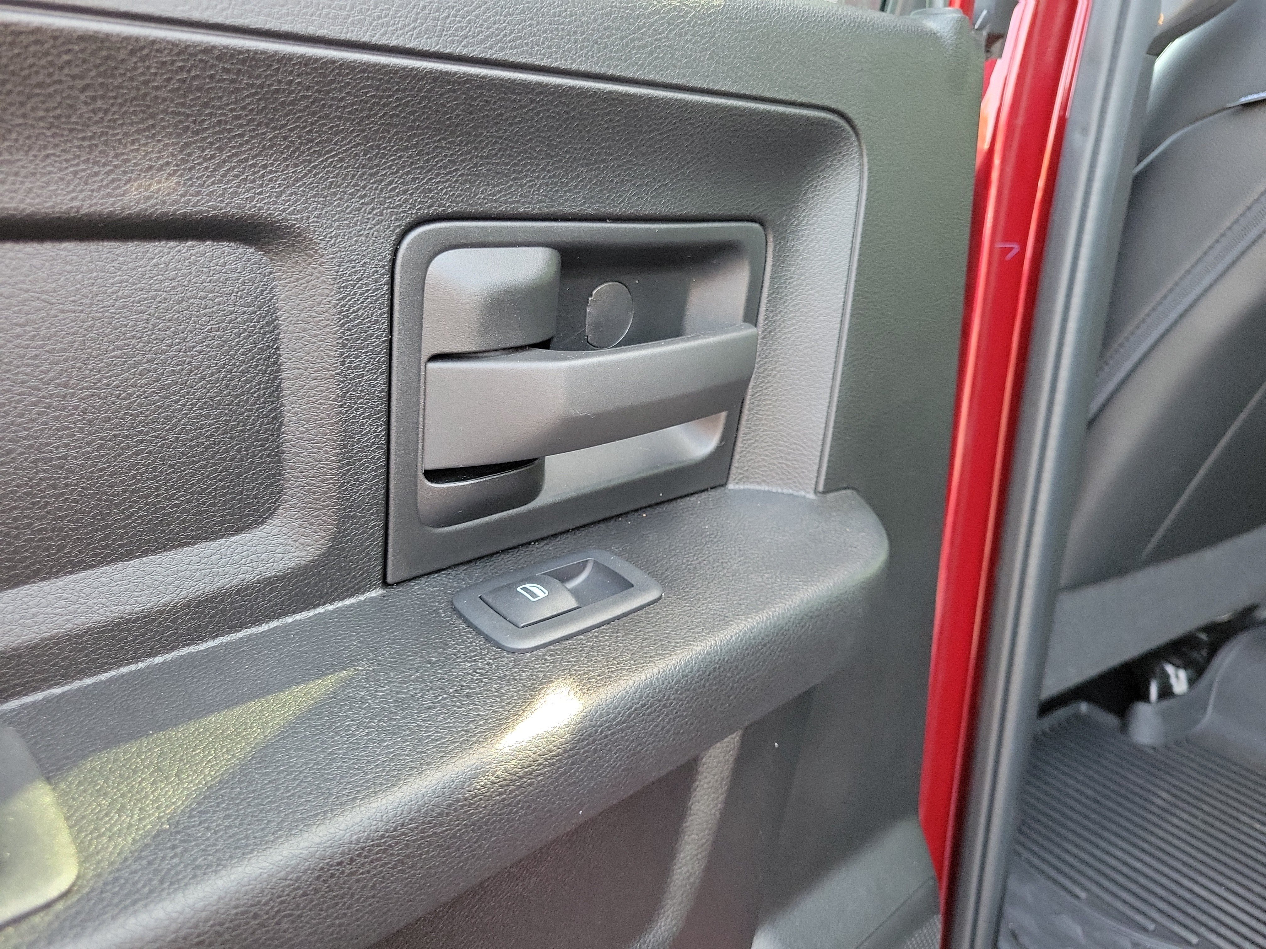 Used 2023 RAM 2500 Tradesman w/ Chrome Appearance Group AWD/4WD image 13