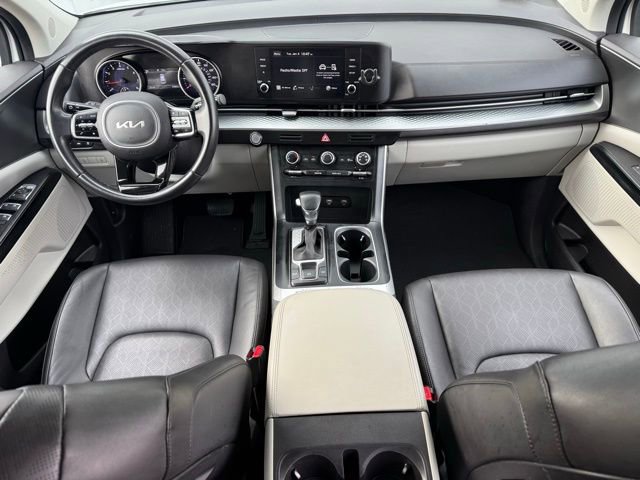 Used 2022 Kia Carnival LX image 28