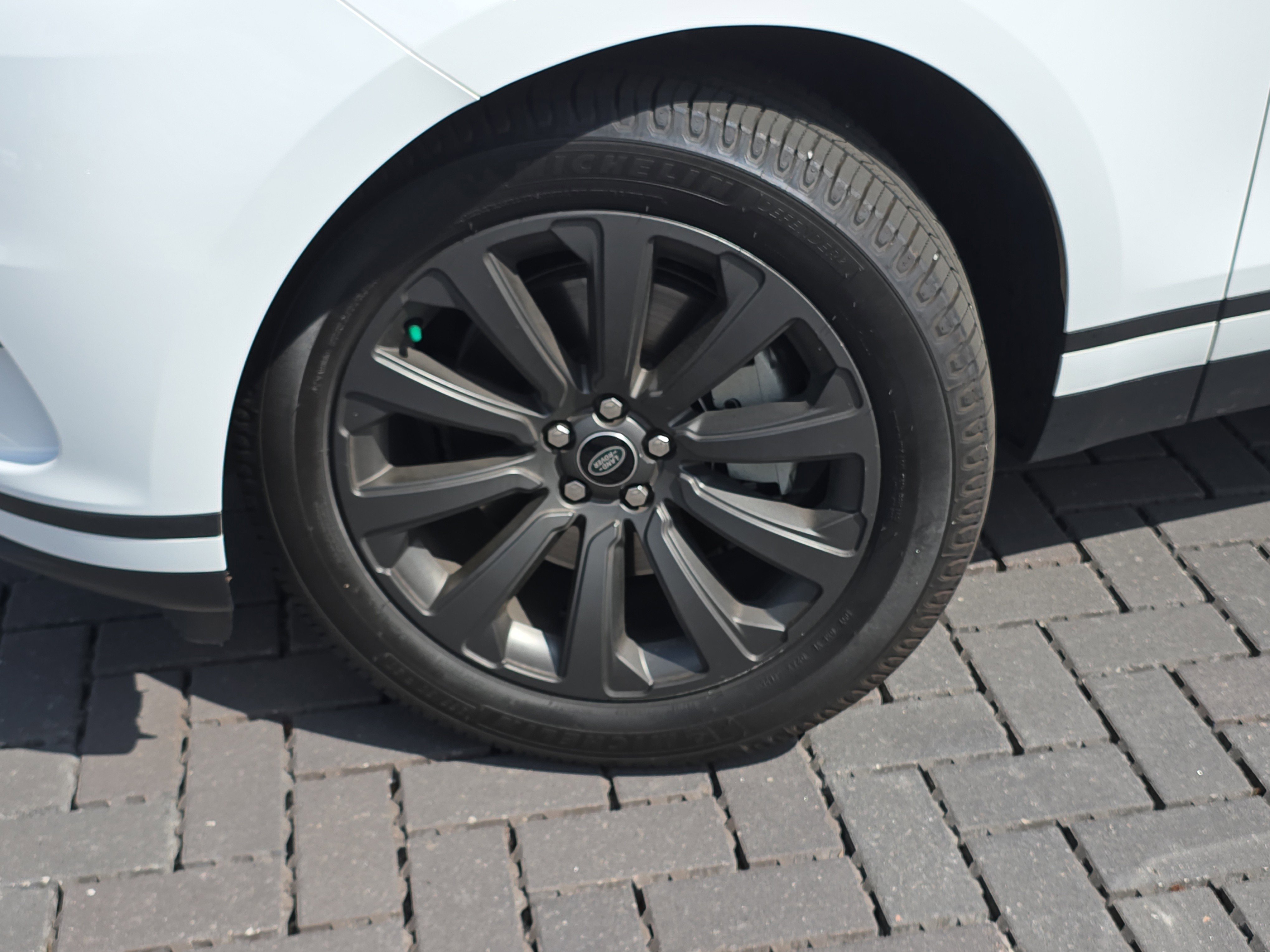 Used 2022 Land Rover Range Rover Velar S image 11