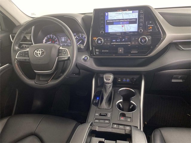 Used 2022 Toyota Highlander XLE image 15