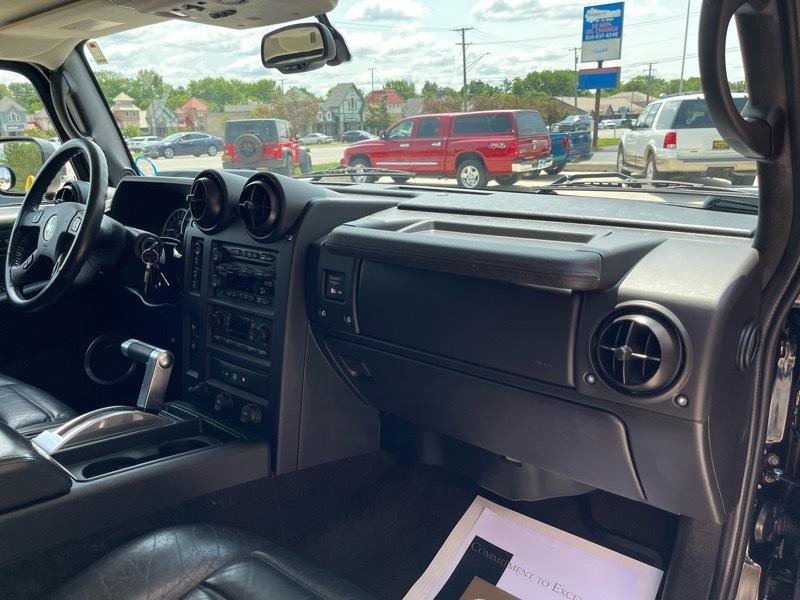 Used 2005 HUMMER H2 w/ Preferred Equipment Group AWD/4WD image 60