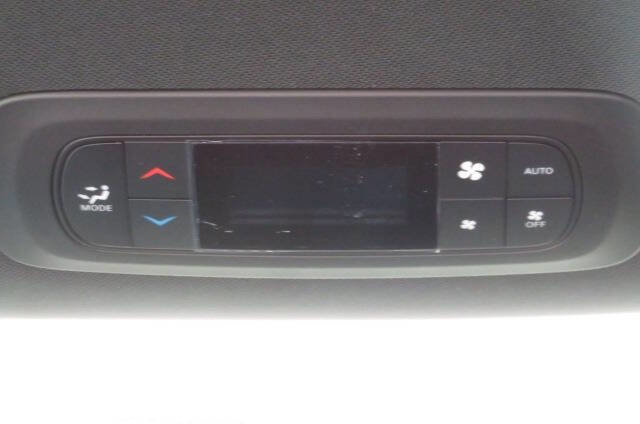 New 2026 Chrysler Pacifica Select image 14