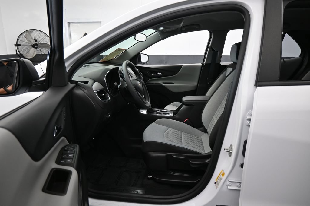 Used 2023 Chevrolet Equinox LS FWD image 10
