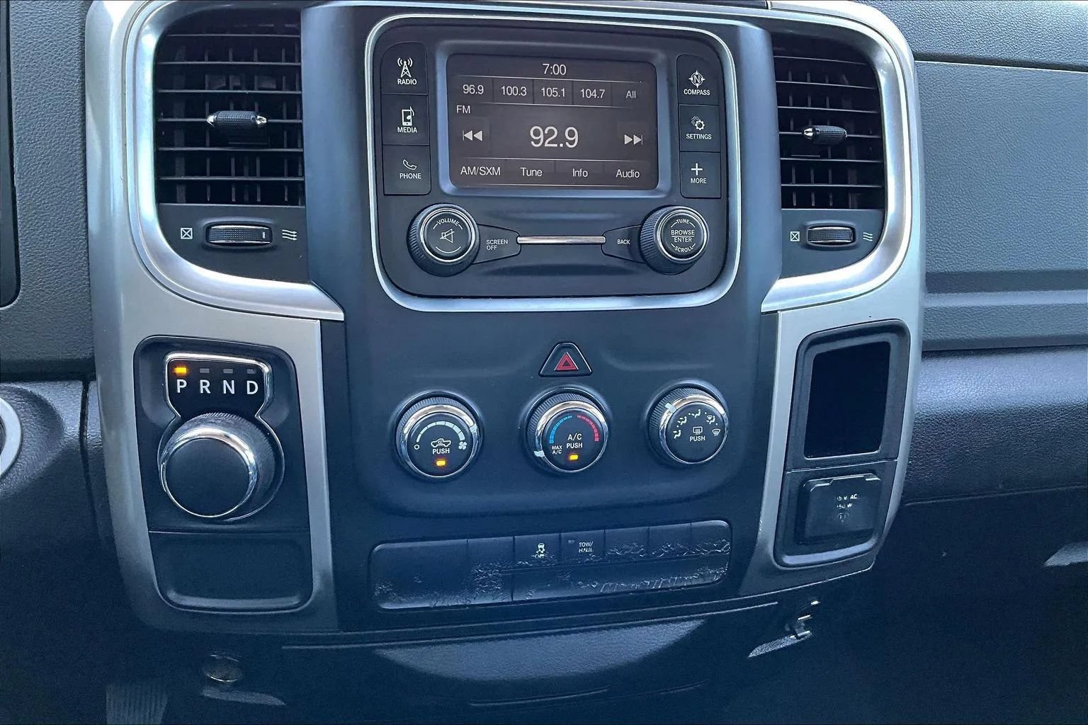 Used 2014 RAM 1500 Classic SLT RWD image 15