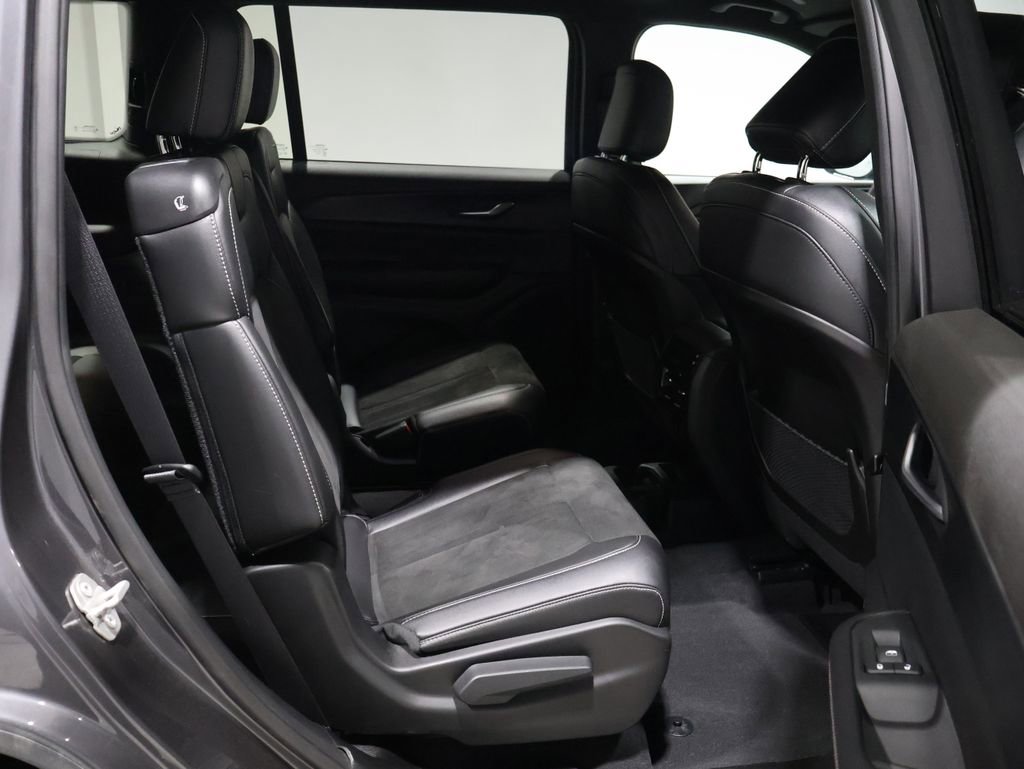 Used 2024 Jeep Grand Cherokee L Altitude image 23