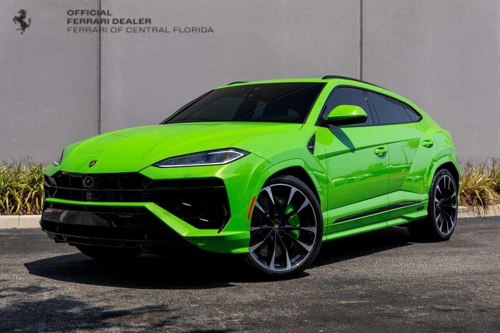 Used 2025 Lamborghini Urus SE image 1