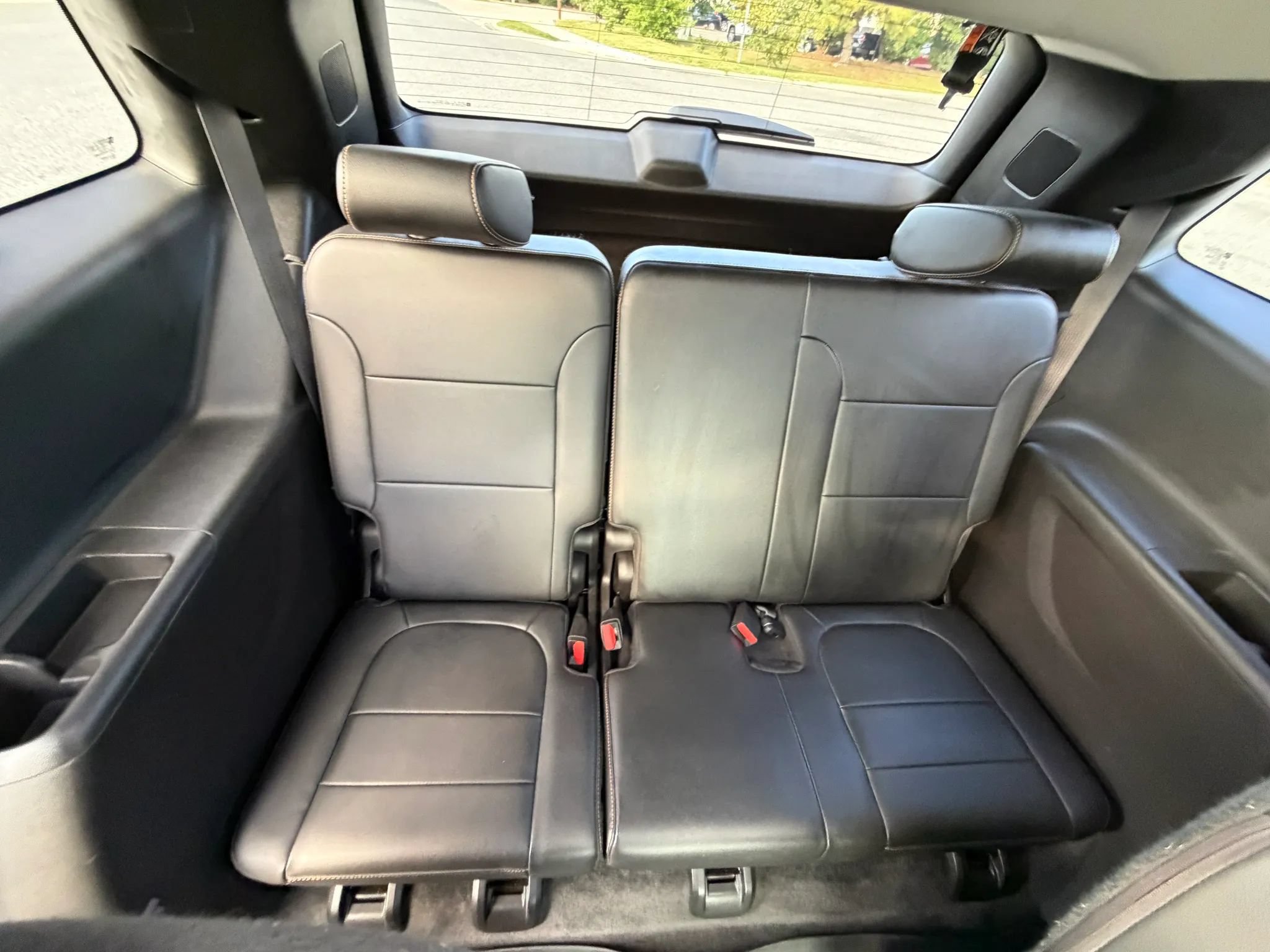 Used 2019 Chevrolet Traverse LT w/ LT Premium Package AWD/4WD image 12