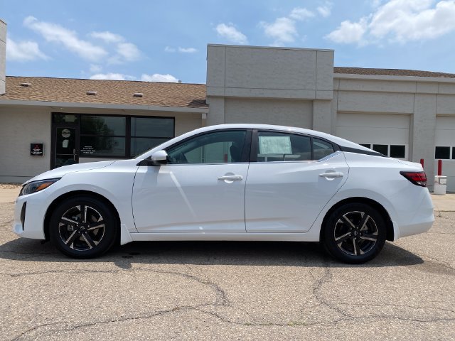 Used 2025 Nissan Sentra SV FWD image 2