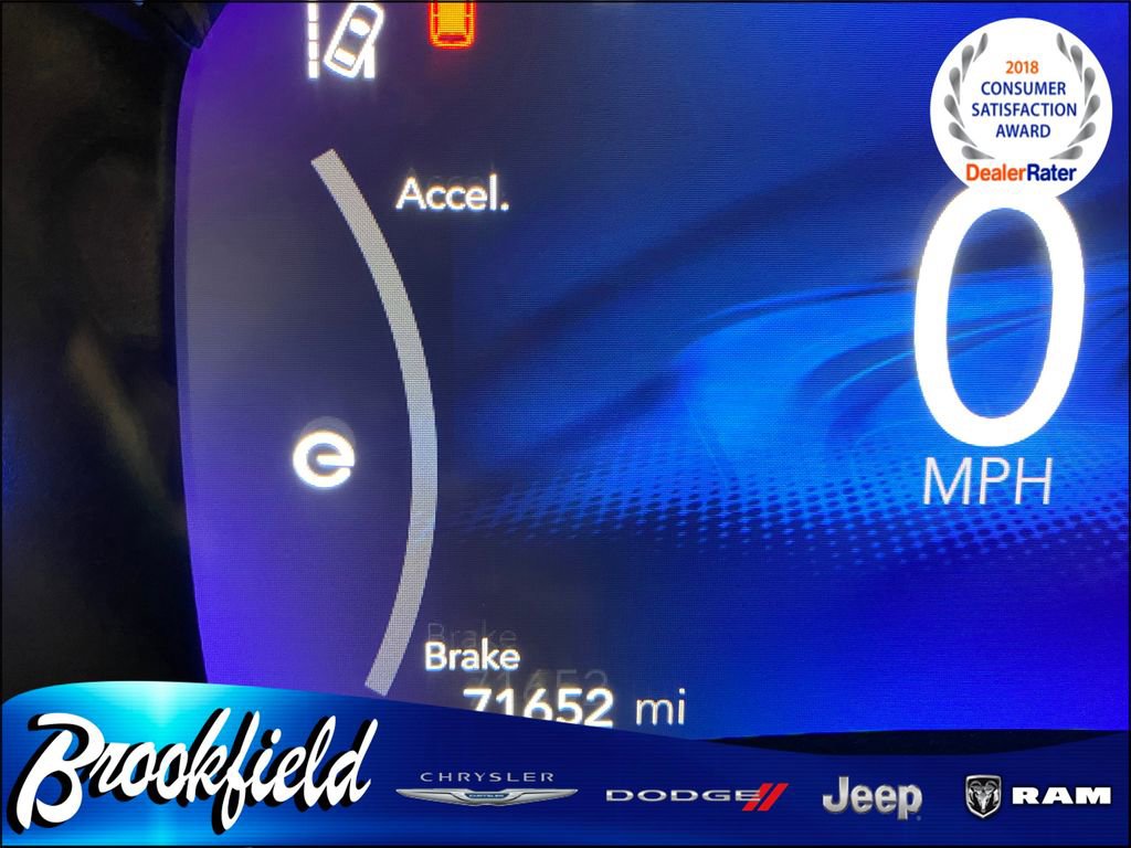 Used 2024 Chrysler Pacifica Limited FWD image 33