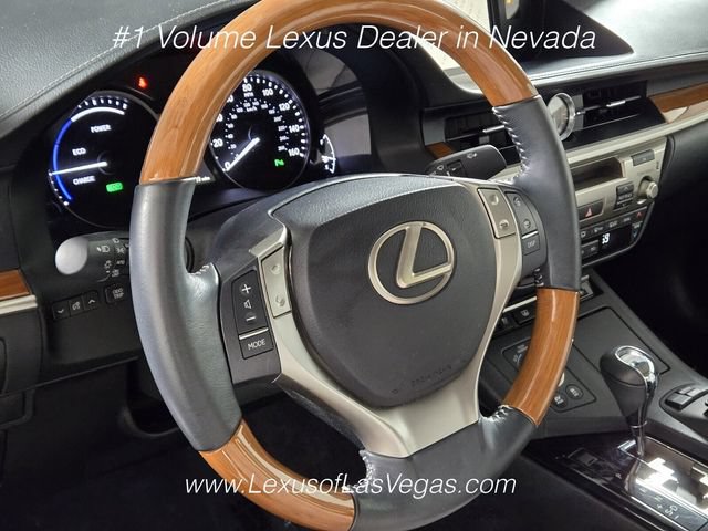Used 2014 Lexus ES 300h w/ Luxury Package w/Bamboo Trim FWD image 31