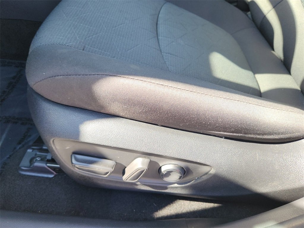 Used 2022 Toyota RAV4 XLE image 7