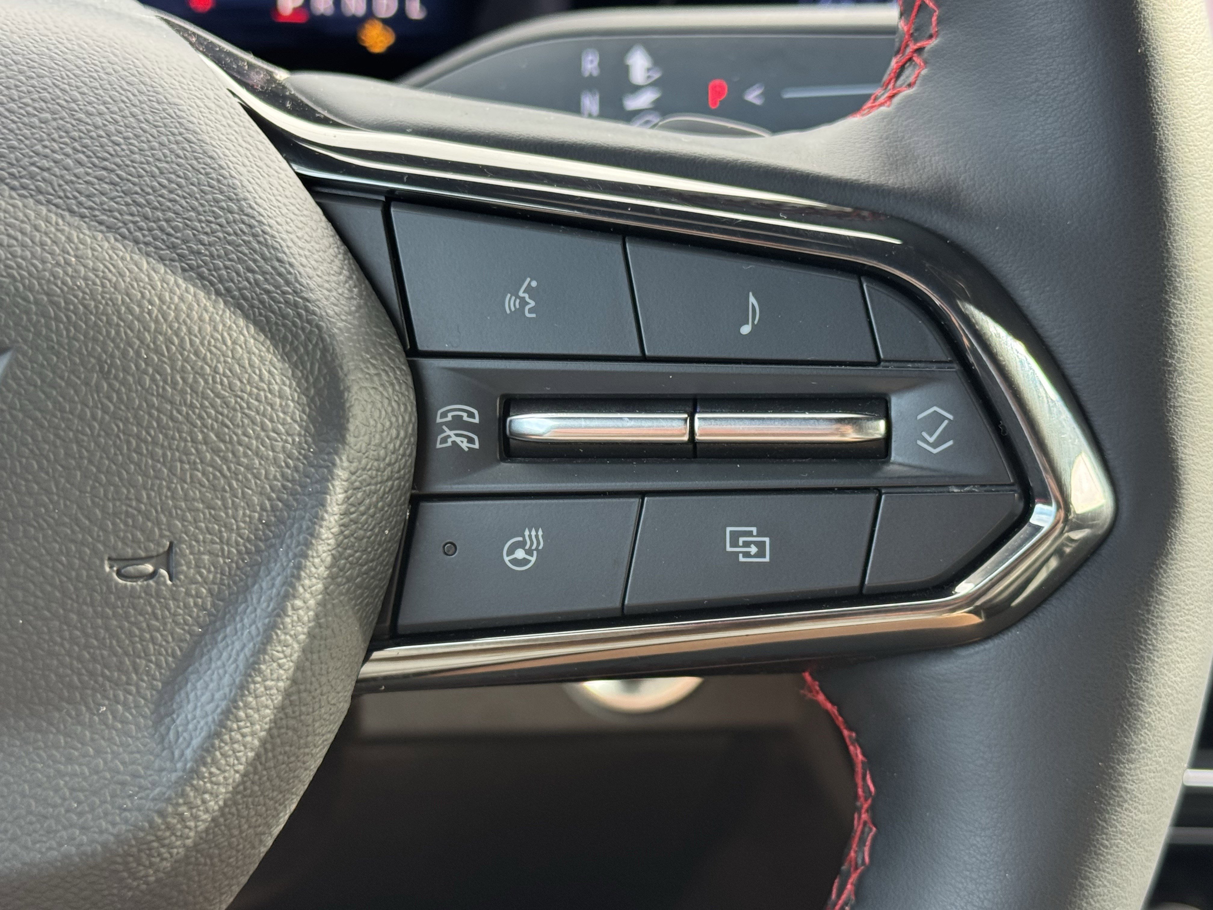 Used 2024 Chevrolet Traverse RS image 16