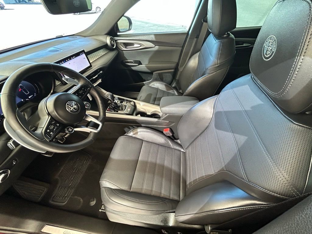 New 2024 Alfa Romeo Tonale Veloce w/ Active Assist Package image 23