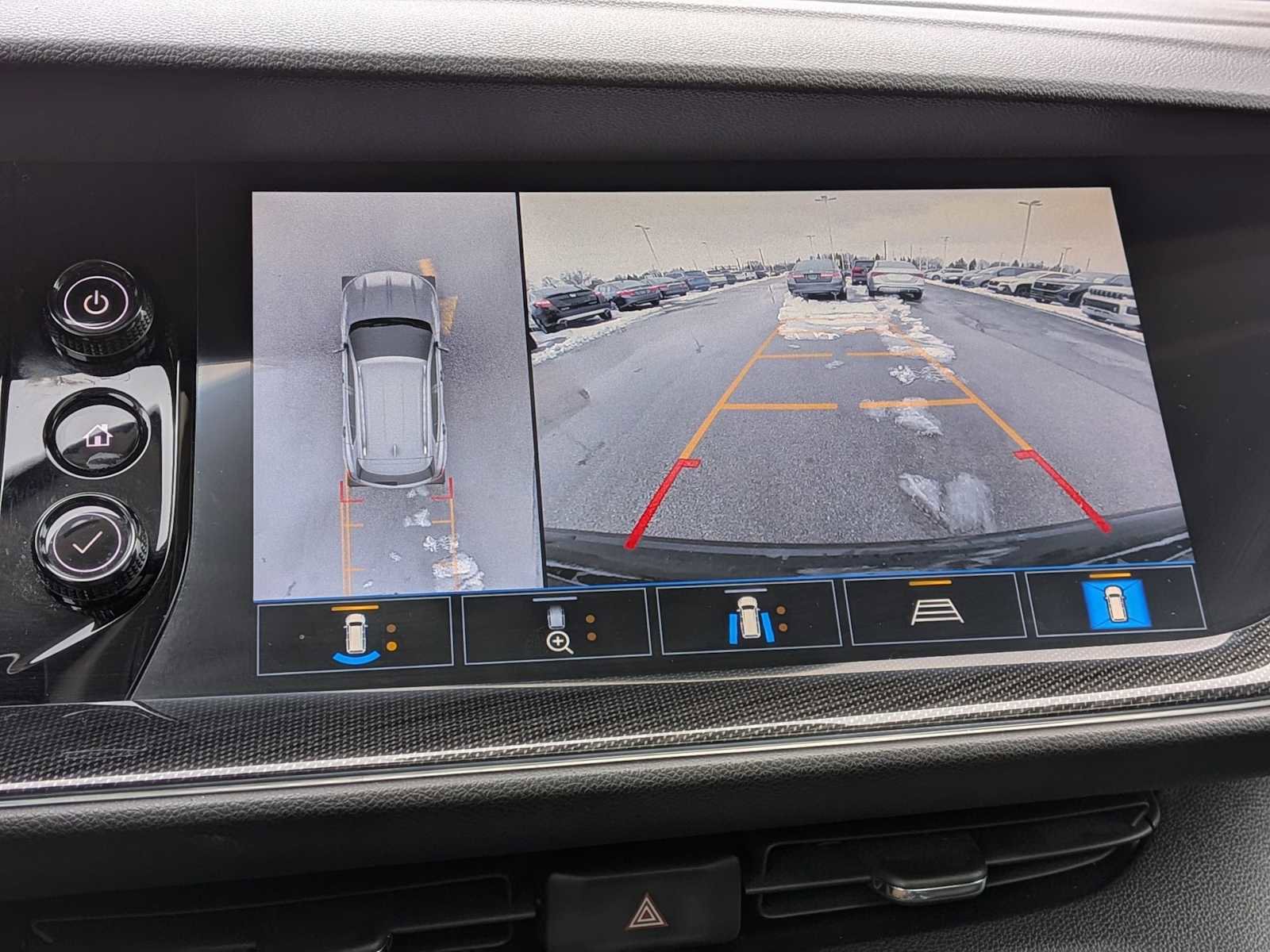 Used 2021 Buick Envision Essence w/ Technology Package I image 31