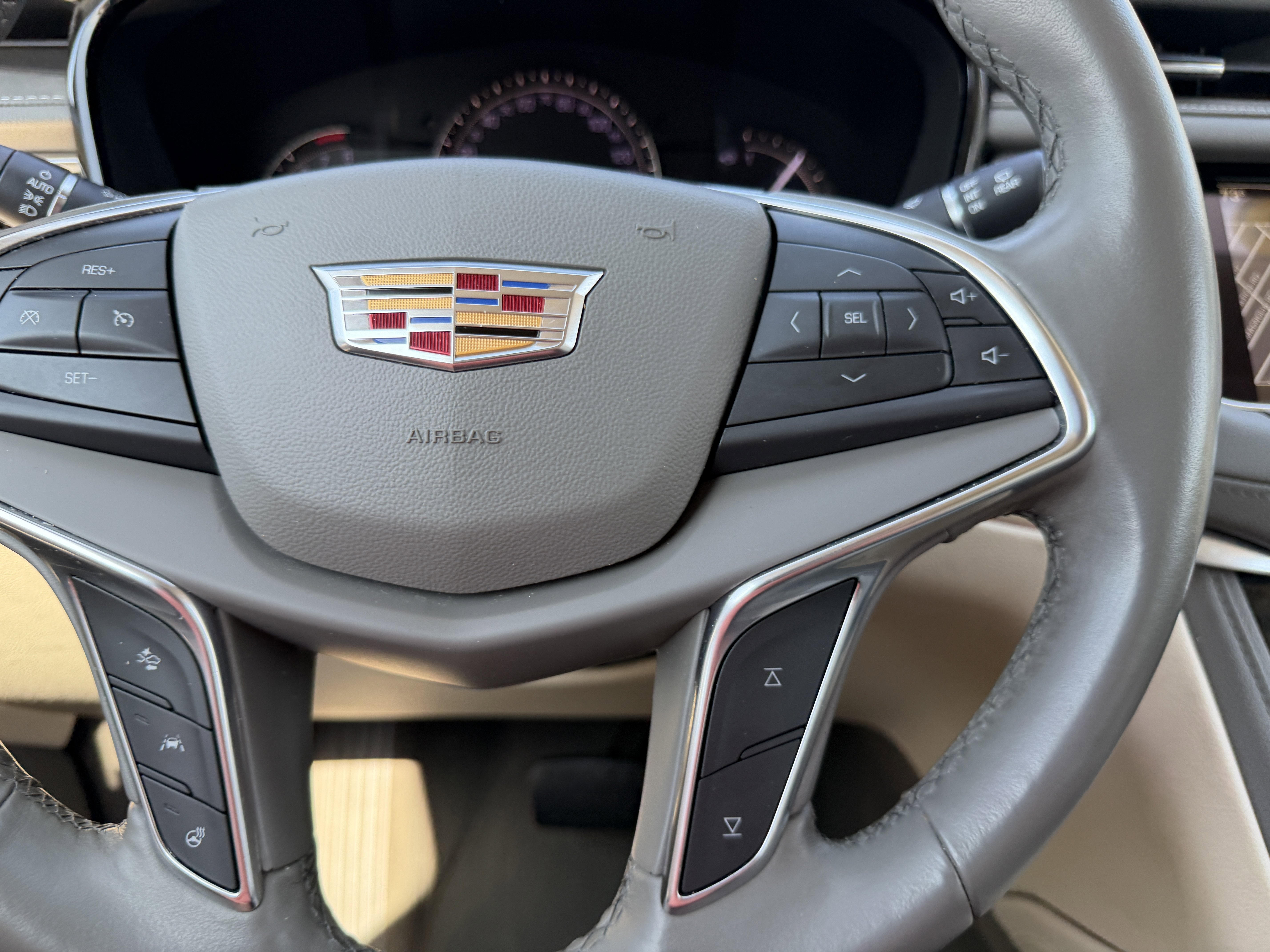 Used 2019 Cadillac XT5 Luxury image 28