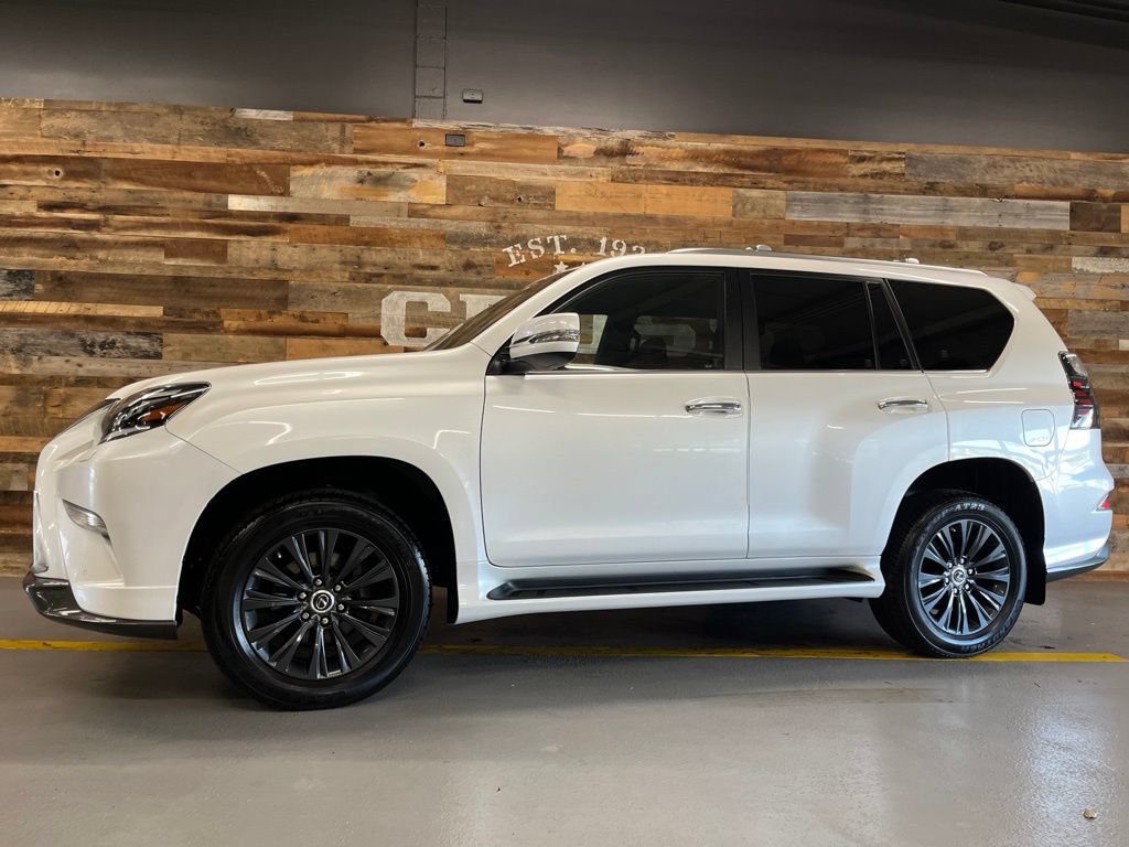 Used 2023 Lexus GX 460 Premium w/ Accessory Package AWD/4WD image 15