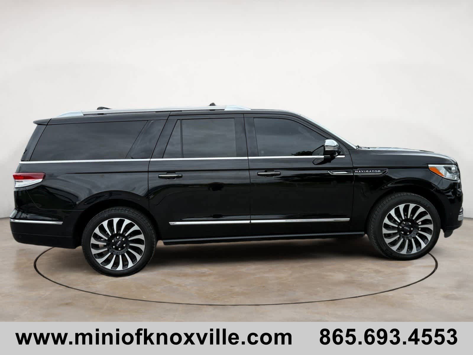 Used 2023 Lincoln Navigator L Black Label AWD/4WD image 2