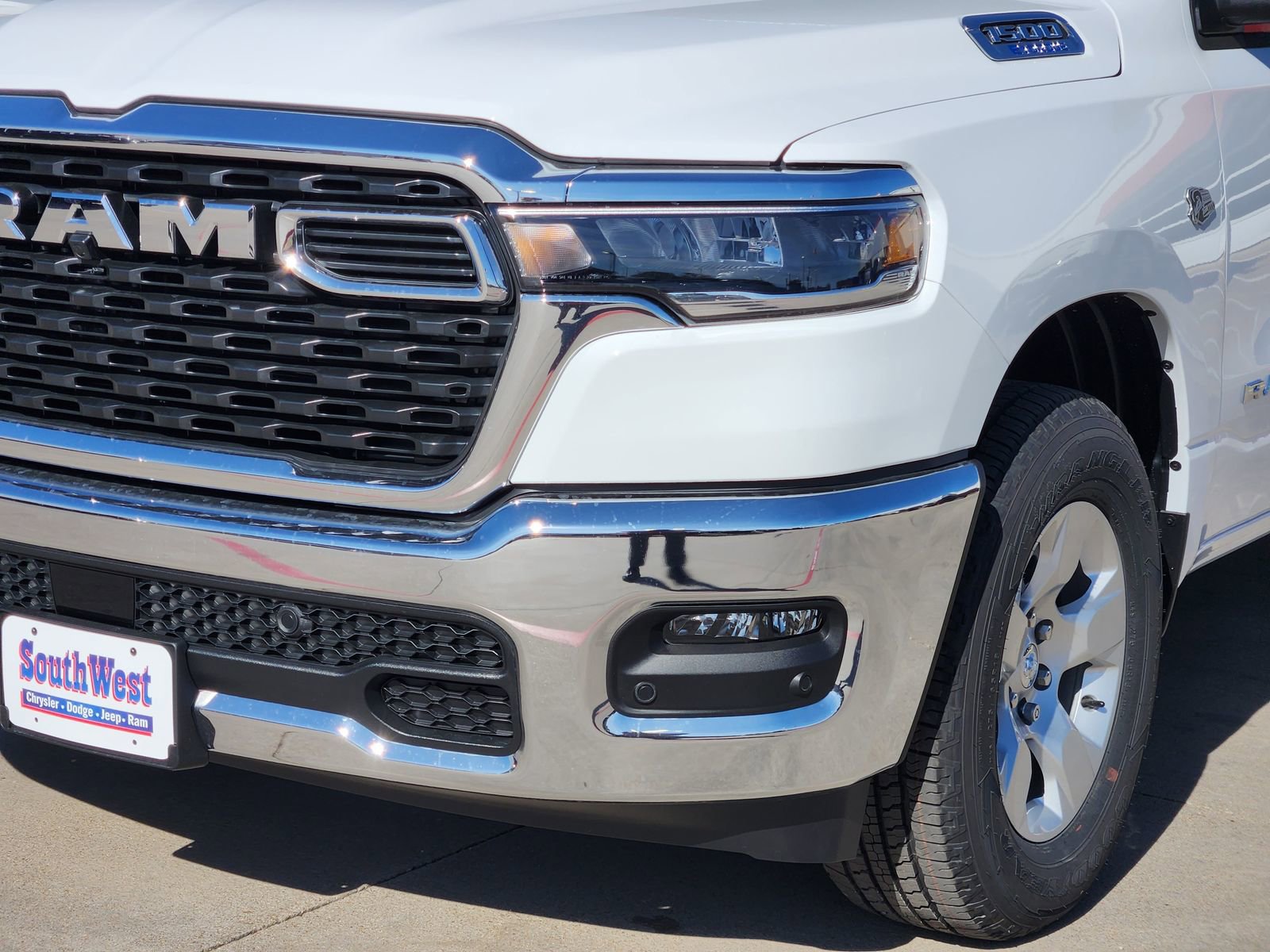 New 2026 RAM 1500 4x4 Crew Cab image 9