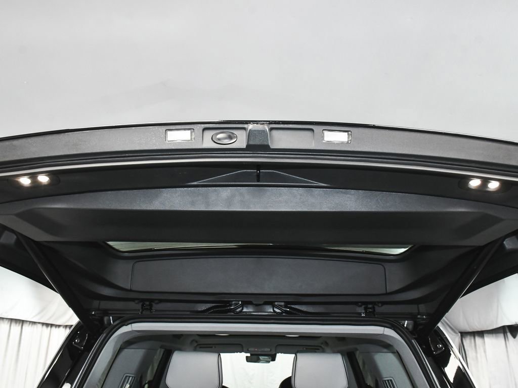 Used 2025 Rivian R1S Adventure image 76