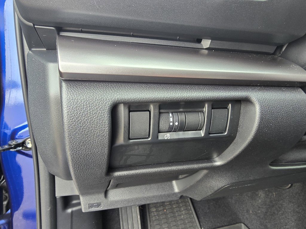 Used 2025 Subaru Impreza 2.0i Sport image 18