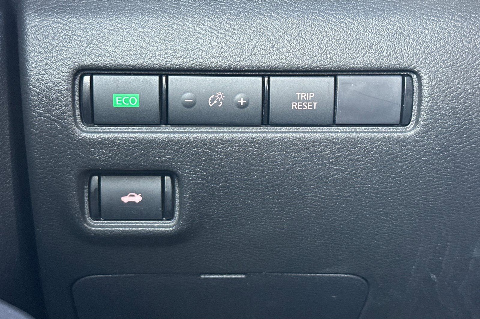 Used 2023 Nissan Sentra SV FWD image 32