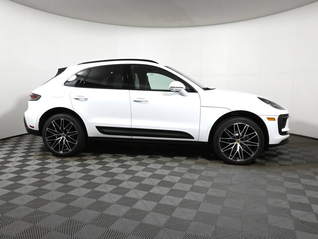 Used 2026 Porsche Macan AWD/4WD image 8